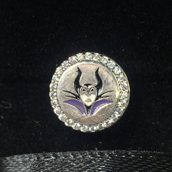 Pandora Disney Villains Mistress of all evil Charm - Picture 3 of 4